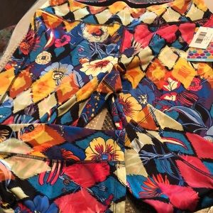 Multicolored capris